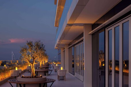 Avani + Palm View Dubai Hotel Suites - Image 6
