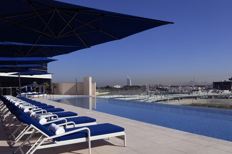 Avani + Palm View Dubai Hotel Suites - Image 33