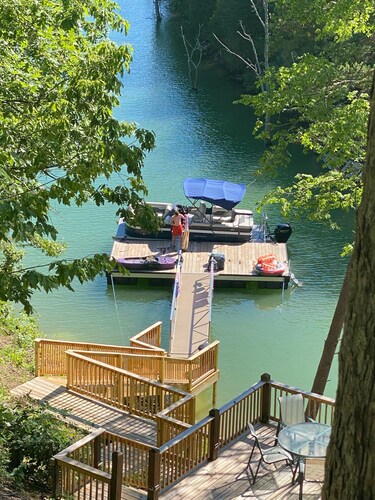 Douglas Lakefront home - dock, decks, firepit perfect for multi-family getaway!