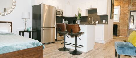 Fer et planche à repasser, Wi-Fi gratuit, draps fournis