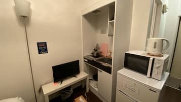 Apartment, Non Smoking | 1 bedroom, desk, free WiFi