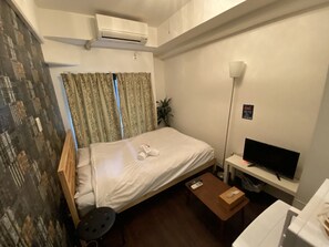 1 bedroom, desk, free WiFi - Exsaison Shirokita 212 (Osaka)