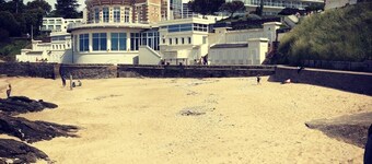 La Ti source à 2 pas du vieux port, en impasse privée, avec garage.