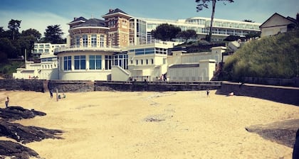 La Ti Source à 2 pas du Vieux Port, en Impasse Privée, Avec Garage