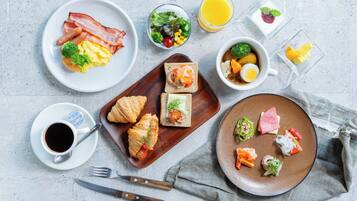 Café da manhã com buffet todos os dias mediante uma taxa