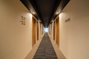 Down duvets, in-room safe, laptop workspace, free WiFi - Torifito Hotel And Pod Niseko (Kutchan)