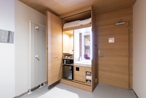 Down duvets, in-room safe, laptop workspace, free WiFi - Torifito Hotel And Pod Niseko (Kutchan)