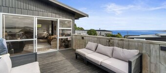 Raglan Beach House , Stunning Ocean and Harbour views out at  Ocean Beach