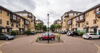 Panoramic Docklands Home