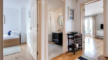 Apartment (2 Bedrooms) | Living area | TV