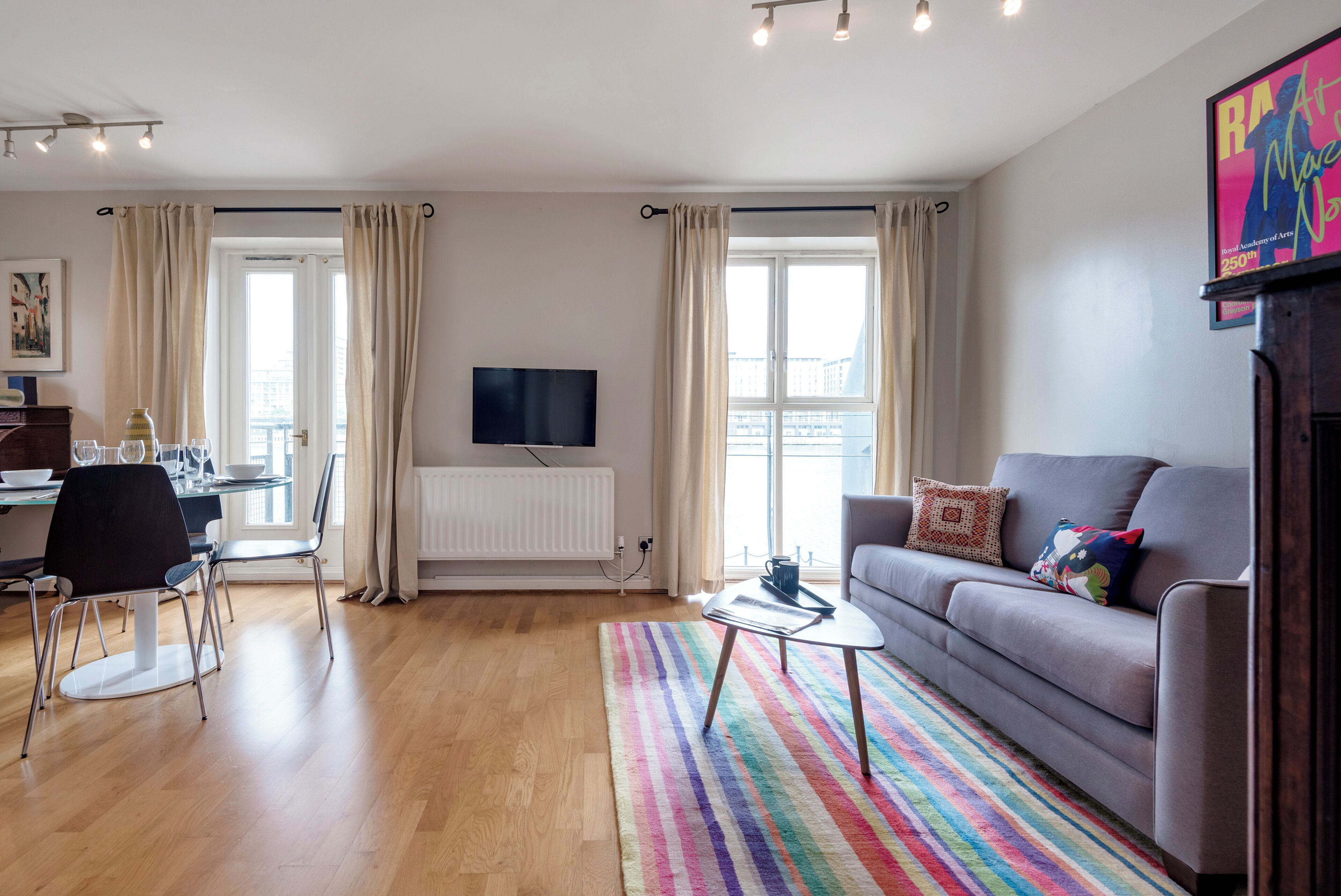 Basic Apartment, 1 Bedroom (2 Bedrooms) | Living room | TV