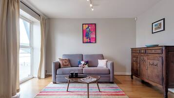 Apartment (2 Bedrooms) | Front of property