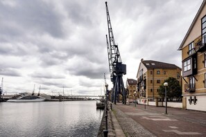 Basic Apartment, 1 Bedroom (2 Bedrooms) | Dock - Panoramic Docklands Home (London)