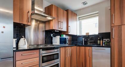 Panoramic Docklands Home