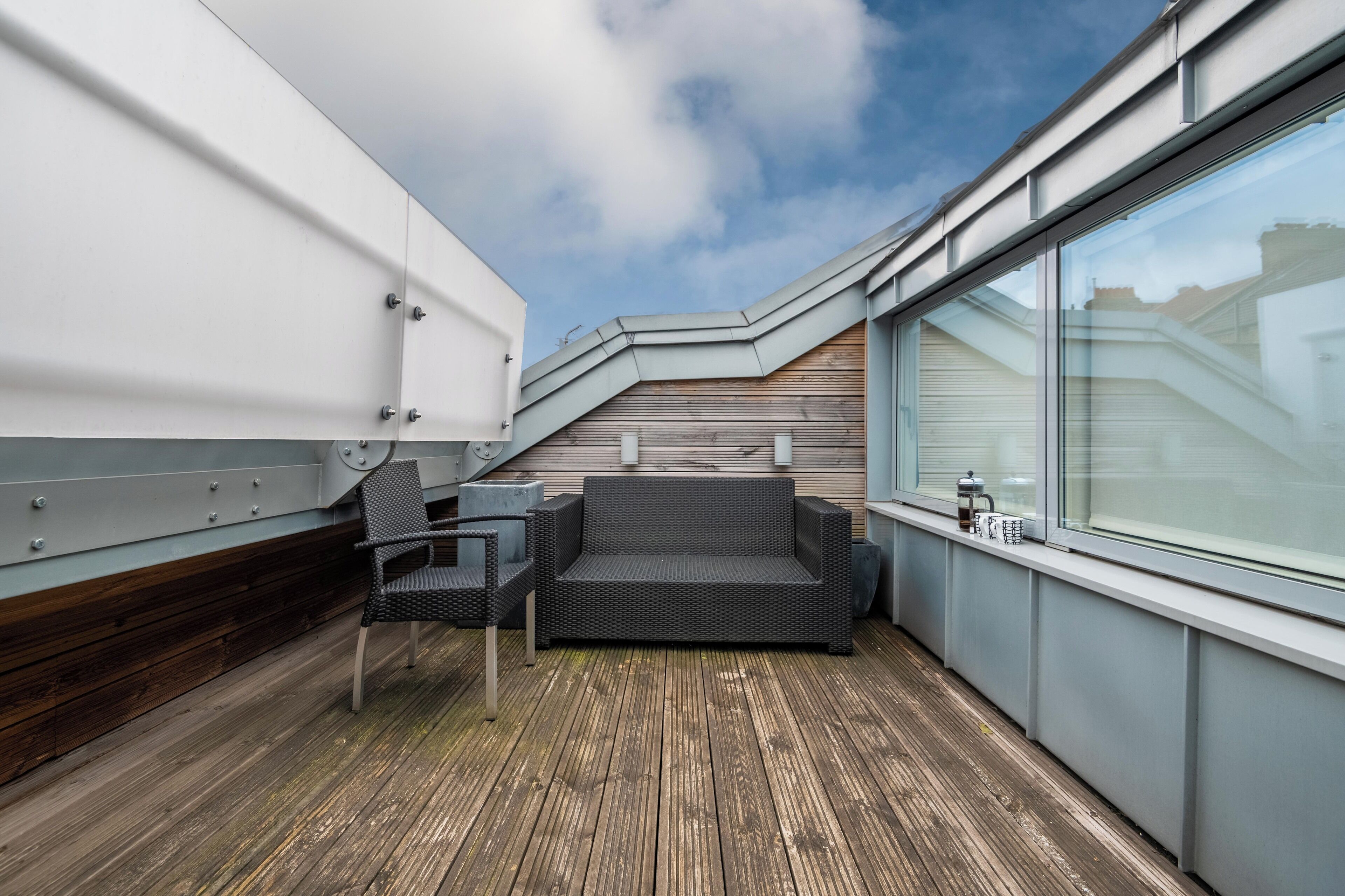 House (3 Bedrooms) | Balcony