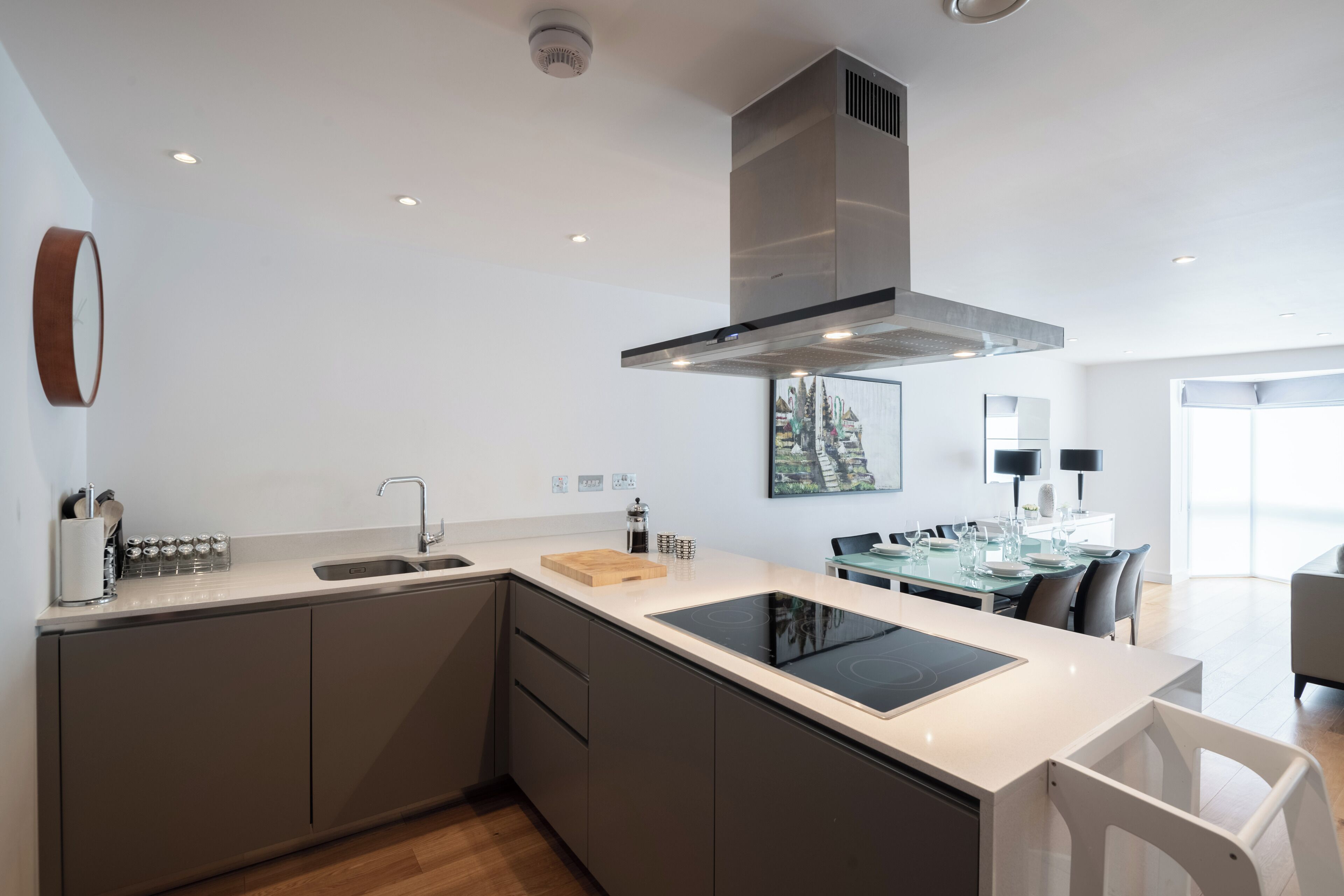 House (3 Bedrooms) | Private kitchen | Fridge, microwave, oven, stovetop