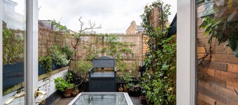 A Hidden Mews