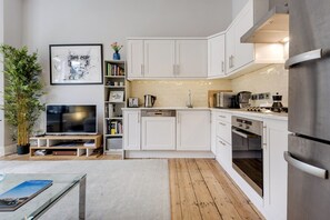 Luxury Apartment (1 Bedroom) | Private kitchen