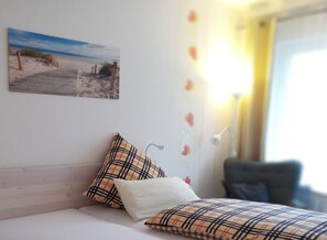 Chambre Double Classique pour 1 personne | Bureau, espace de travail pour ordinateur portable, rideaux occultants