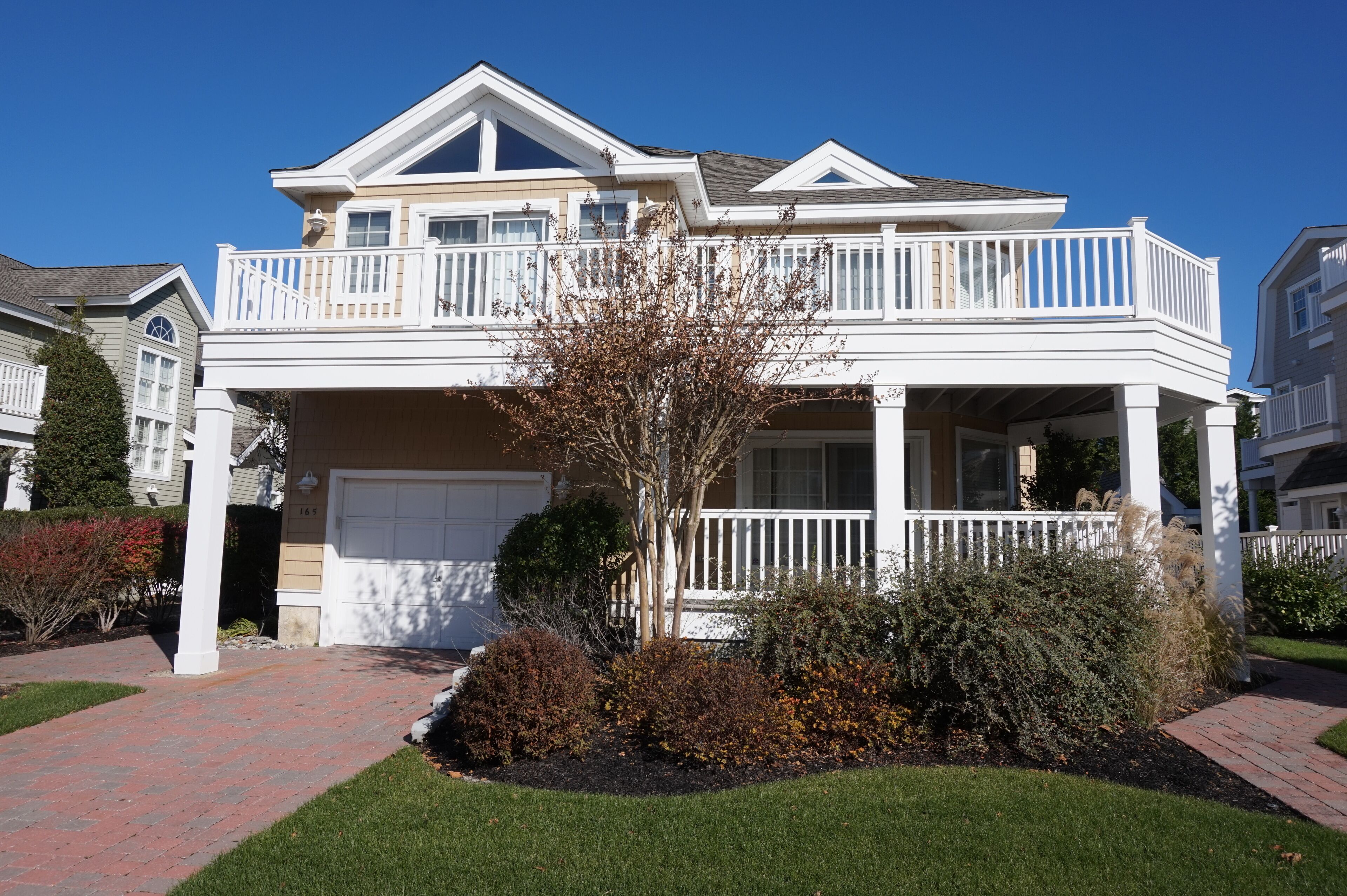 This south end beach block home just second back from the beach has plenty of room for the family to spread out
