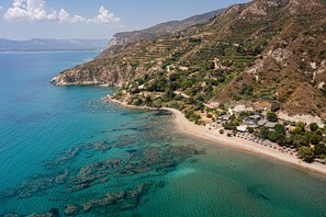 Plage, chaises longues