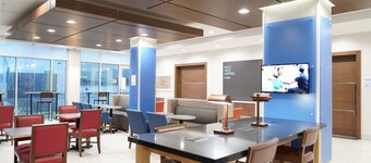 Holiday Inn Express & Suites Dallas Central Market Center by IHG