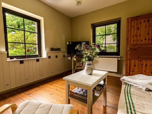2 Schlafzimmer, Reisekinderbett, Bettwäsche