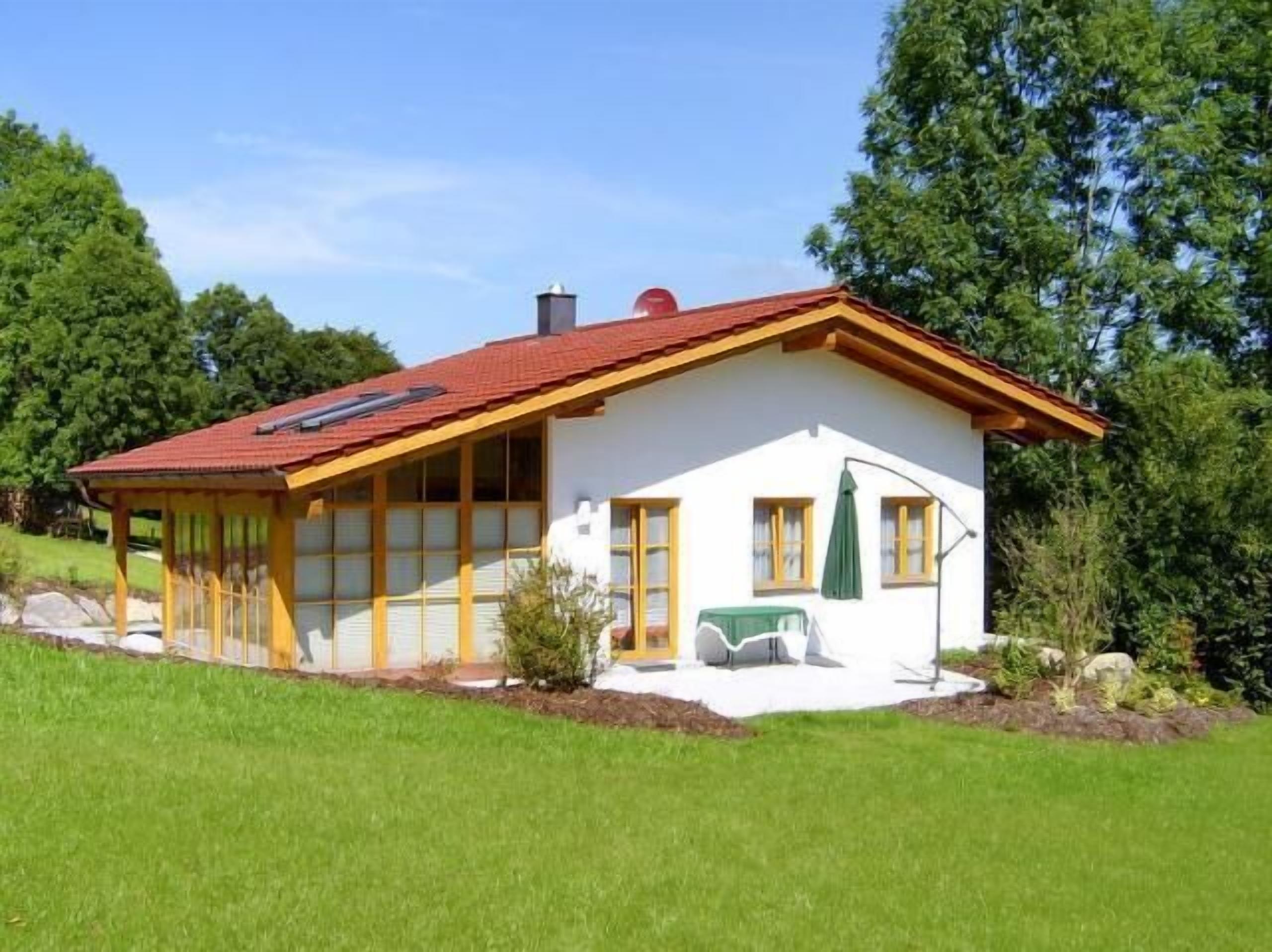 Ferienwohnungen und Ferienhaus Kronner (Zachenberg)-Sommeransicht