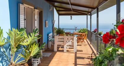 Holiday Home “Casa el Obispo” with Mountain View, Ocean View and Terrace
