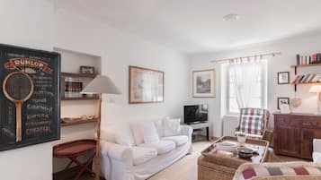 TV, fireplace, DVD player, table tennis