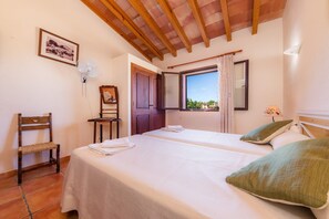 3 bedrooms, free WiFi, bed sheets - Beautiful Holiday Home “Finca Galardo” with Mountain View (Son Servera)