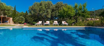 Stunning Holiday Home “Finca Rafal” with Garden, Pool, Terraces & WiFi; Parking Available