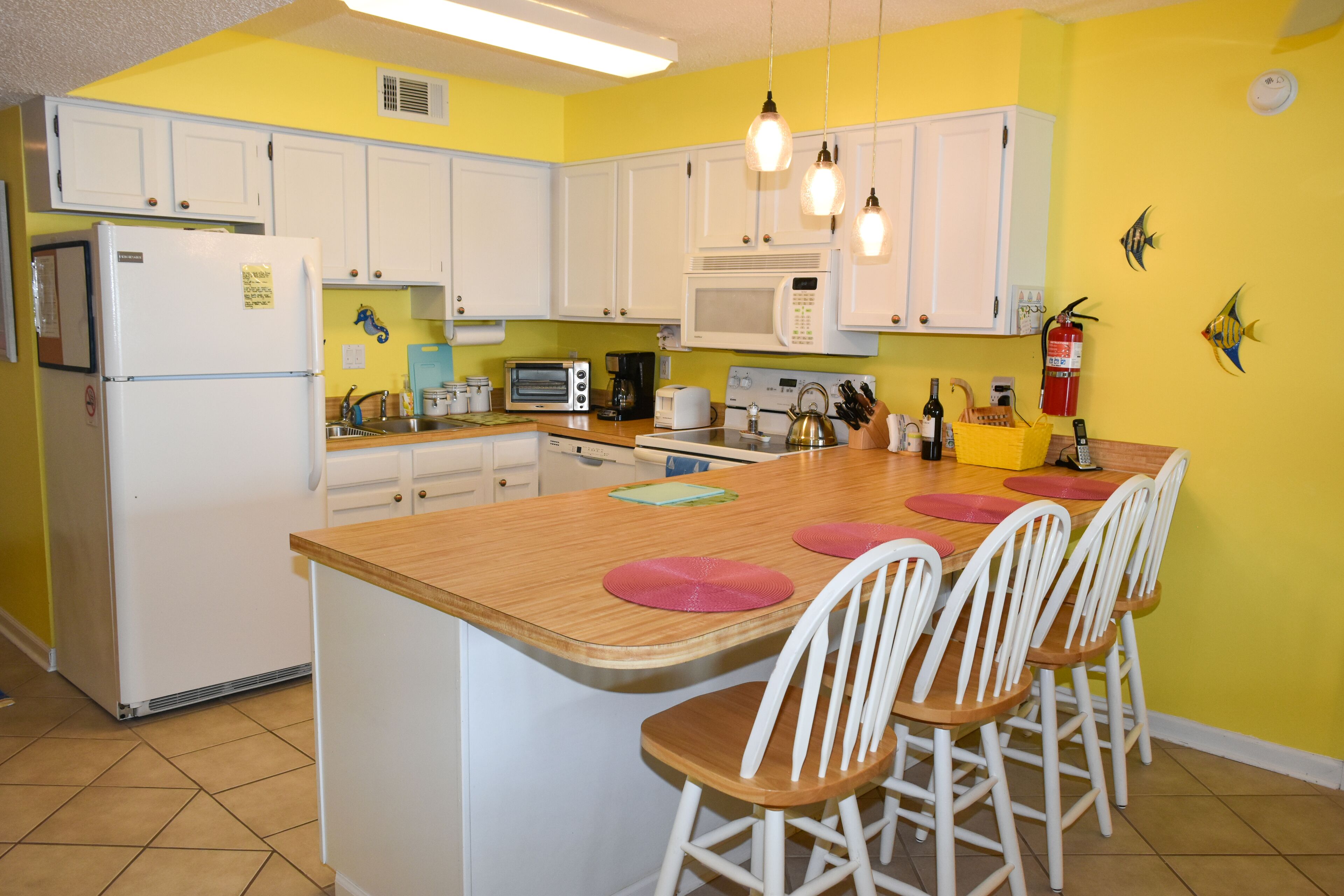 3 bedroom 3 bath oceanfront condo Sleeps 6. Outdoor pool