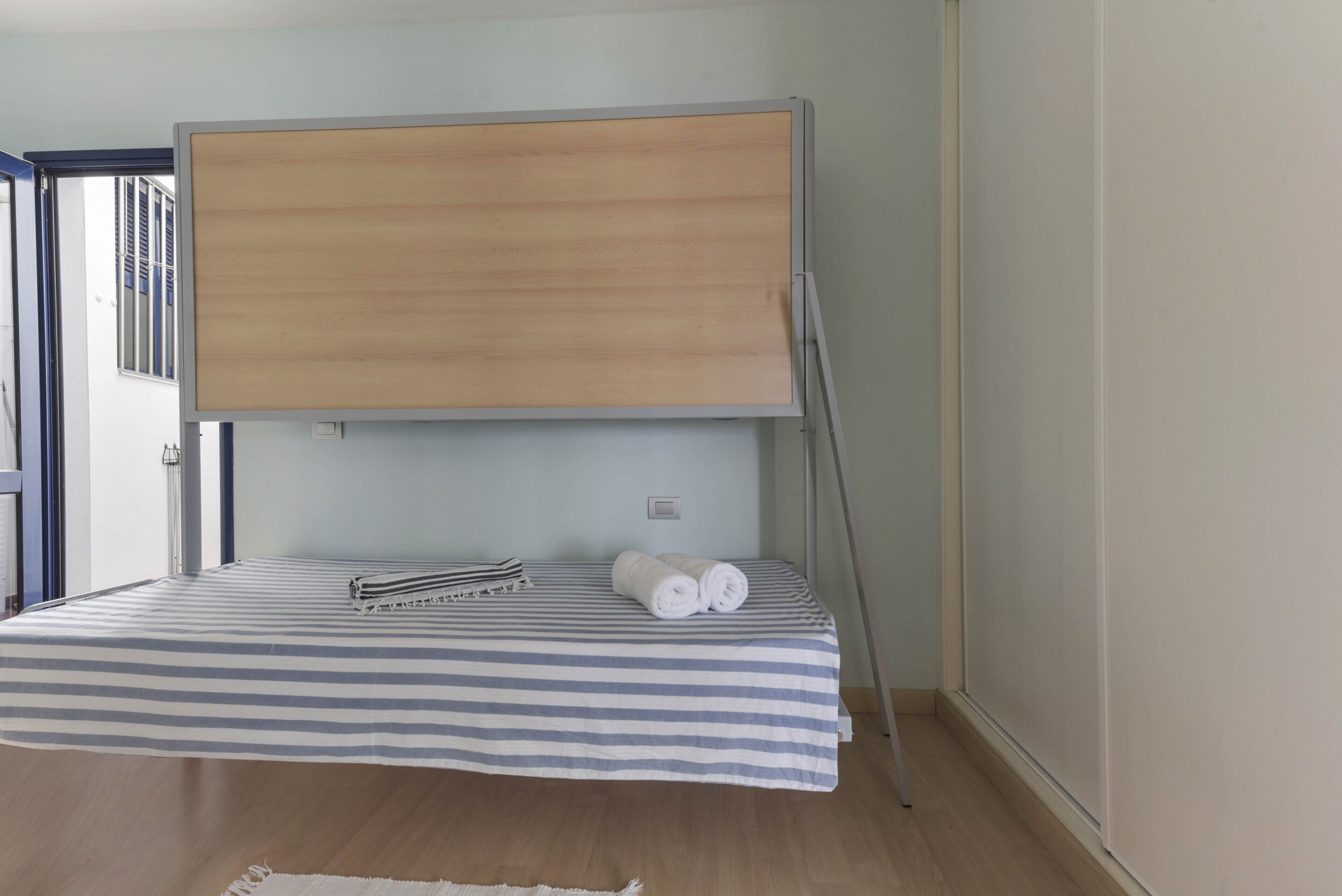 2 habitaciones, tabla de planchar con plancha y wifi gratis 