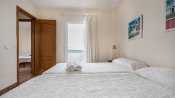 2 habitaciones, tabla de planchar con plancha y wifi gratis