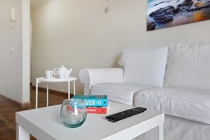 Living area - Cozy Holiday Apartment “Apartamento Carla 2A” in Playa San Juan with Sea View (Playa San Juan)
