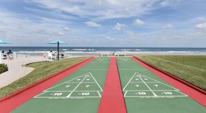 On the beach - Errol-by-the-Sea 320 - Breathtaking ocean and pool views! (New Smyrna Beach)