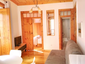 1 chambre, fer et planche à repasser, accès au Wi-Fi (inclus)