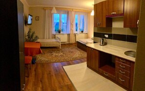 Fridge, stovetop, dishwasher, coffee/tea maker - Byczy Rog Noclehy Na Hranici (Kraliky)