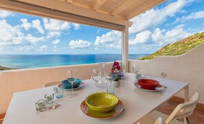 Outdoor dining - Attic Sea Whatch in Castelsardo fully conditioned for 6 people (Lu Bagnu)