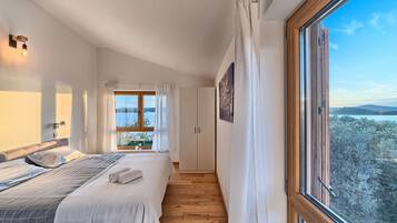 4 makuuhuonetta, silitysrauta/-lauta, ilmainen Wi-Fi, vuodevaatteet