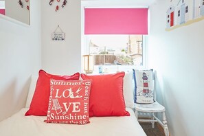 2 bedrooms, premium bedding, iron/ironing board, free WiFi