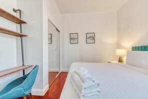 3 chambres, fer et planche à repasser, Wi-Fi, draps fournis