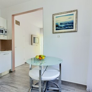 تناول الطعام