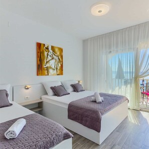 1 bedroom, free WiFi, bed sheets - APARTMENT WITH SEE VIEW (Podstrana)