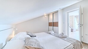 1 bedroom, bed sheets - ROMANTIC APARTMENT FOR 4 (Podstrana)