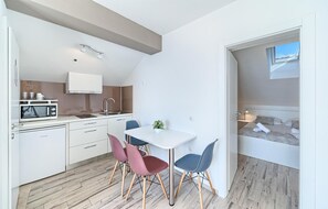 1 habitación y ropa de cama 