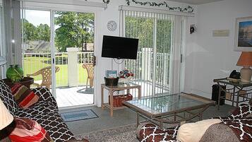 Villa, 2 Bedrooms | Living area