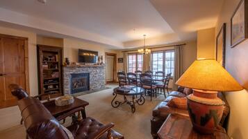 Condo, 3 Bedrooms | Business centre