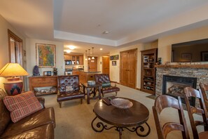Condo, 3 Bedrooms | Interior